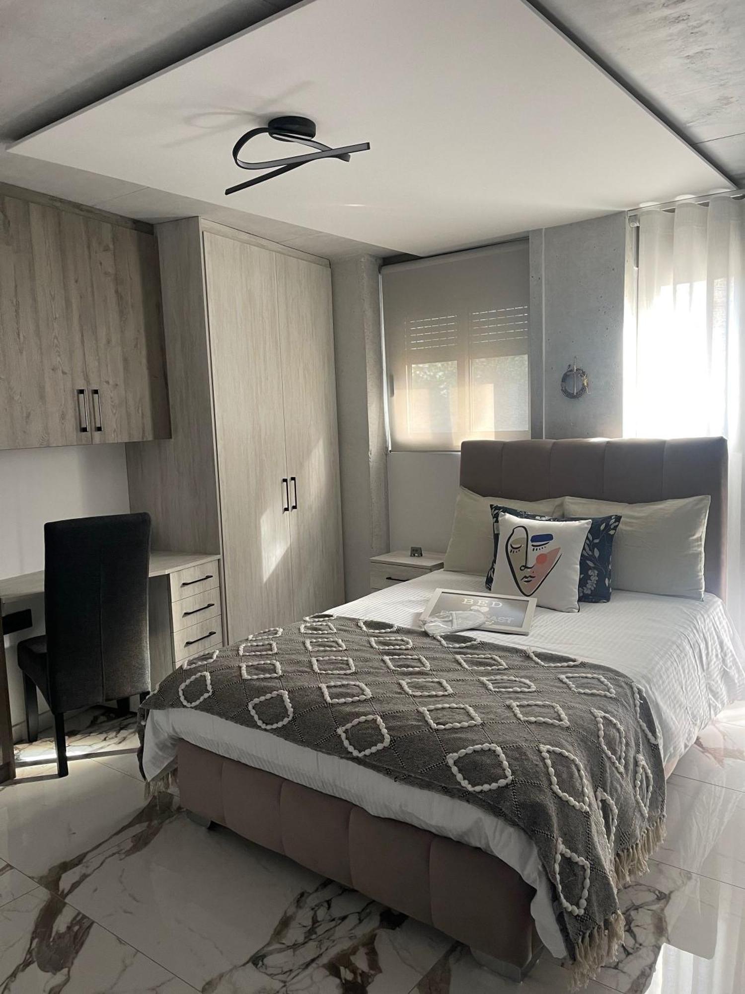 Sea View Apartment Патри Екстер'єр фото