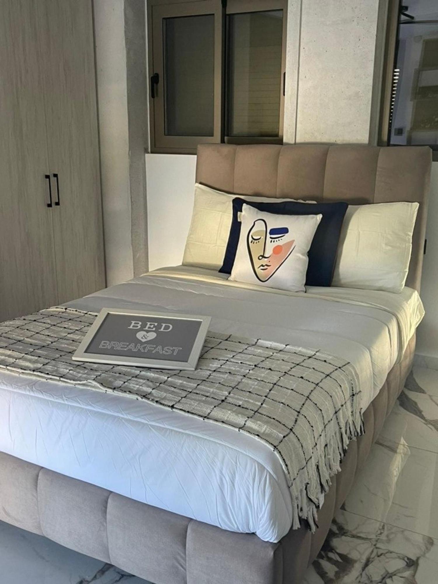Sea View Apartment Патри Екстер'єр фото