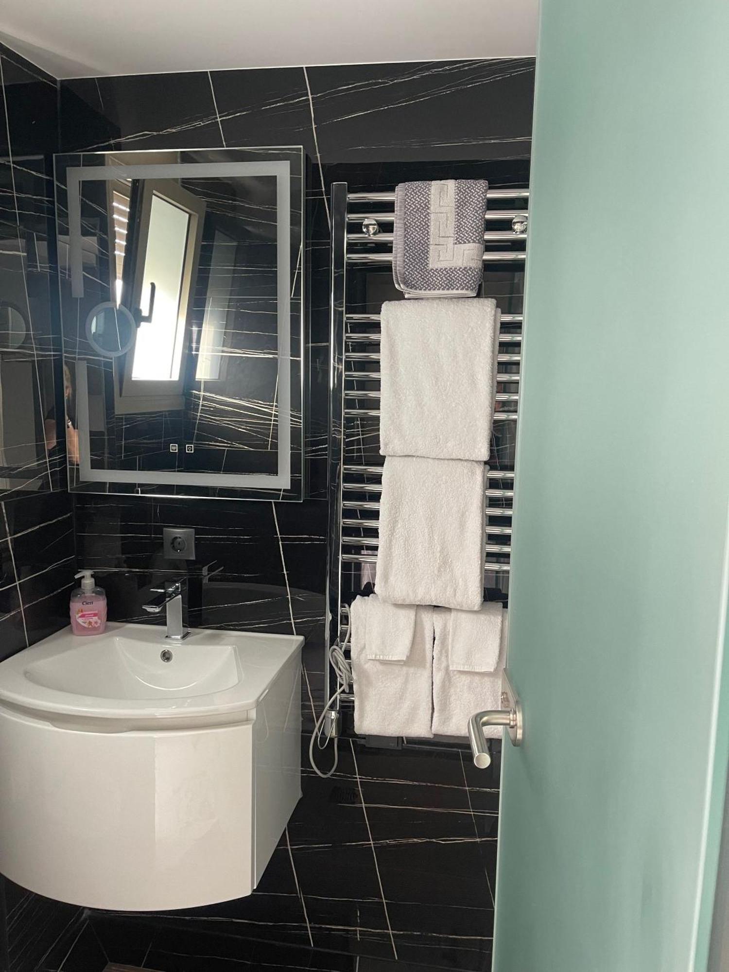 Sea View Apartment Патри Екстер'єр фото