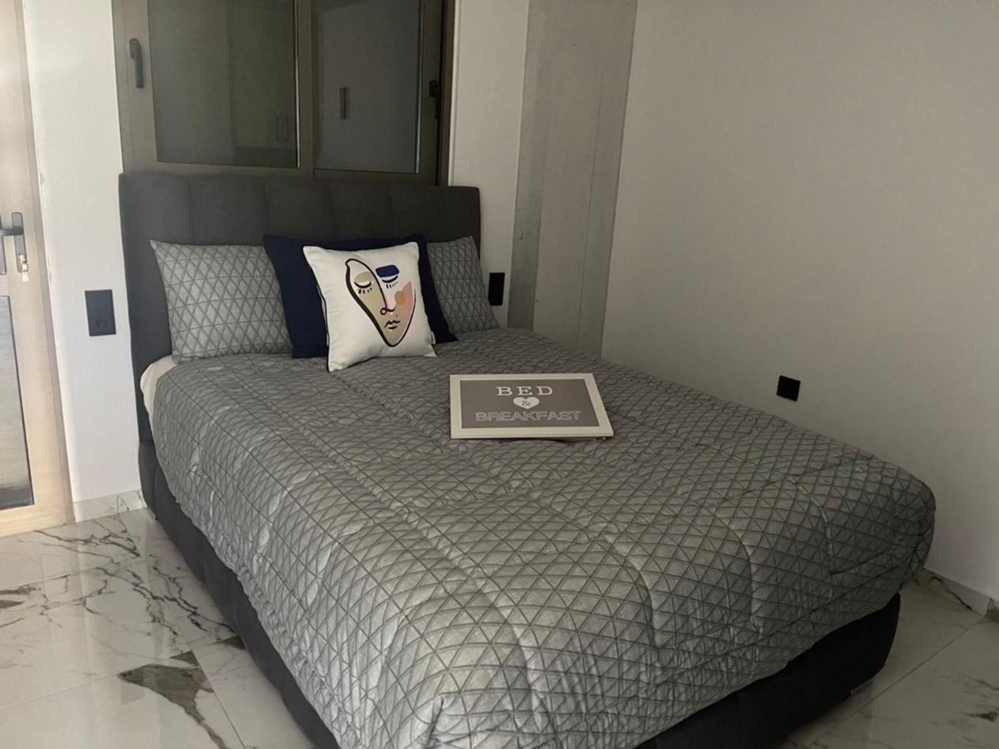 Sea View Apartment Патри Екстер'єр фото
