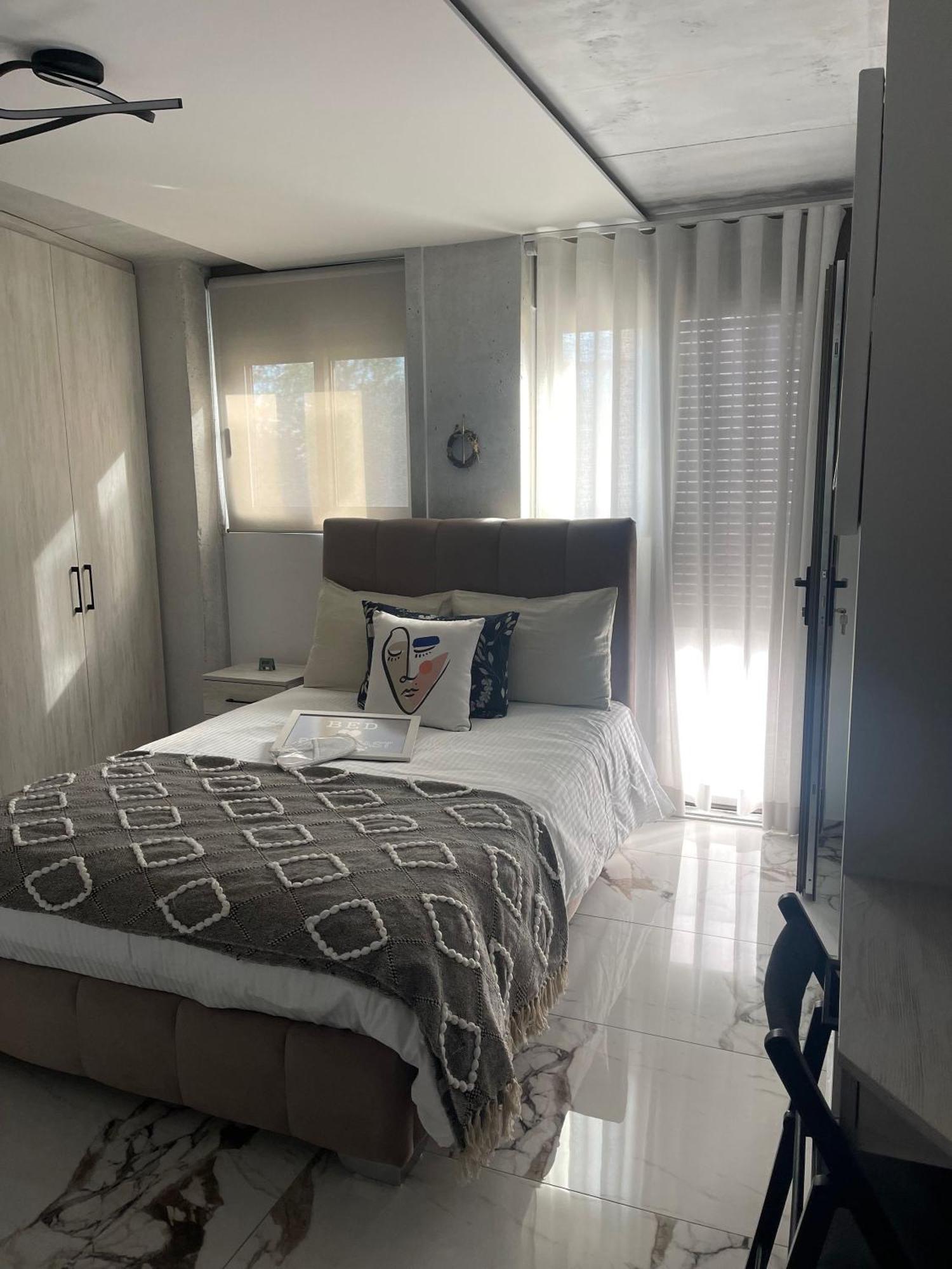 Sea View Apartment Патри Екстер'єр фото